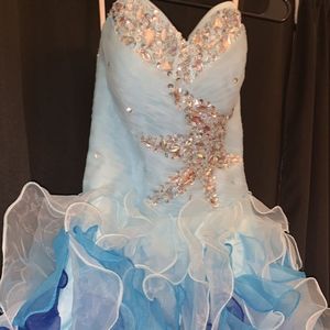 A cute prom dress